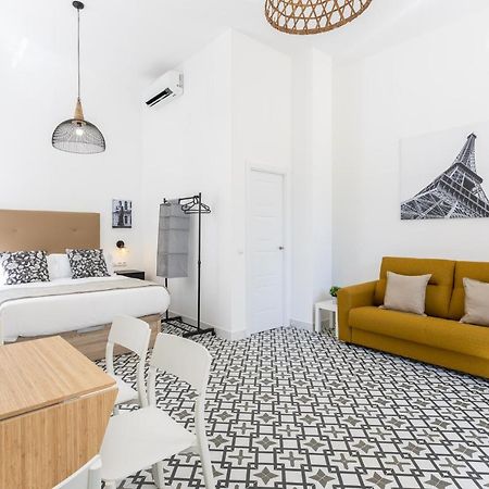 Holidays2Malaga Picasuss Loft New Built Close Huelin Beach And Promenade Kültér fotó