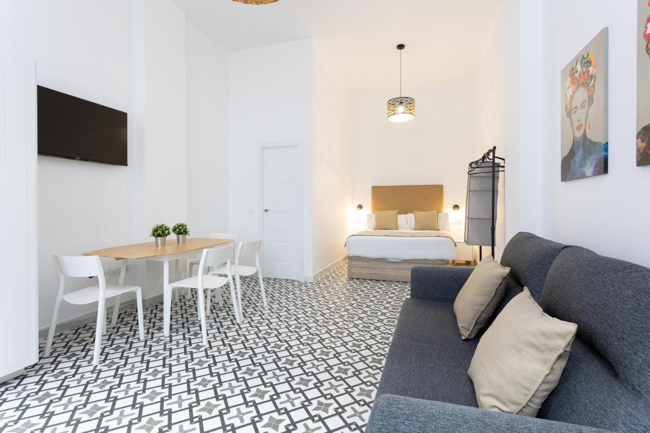 Holidays2Malaga Picasuss Loft New Built Close Huelin Beach And Promenade Kültér fotó