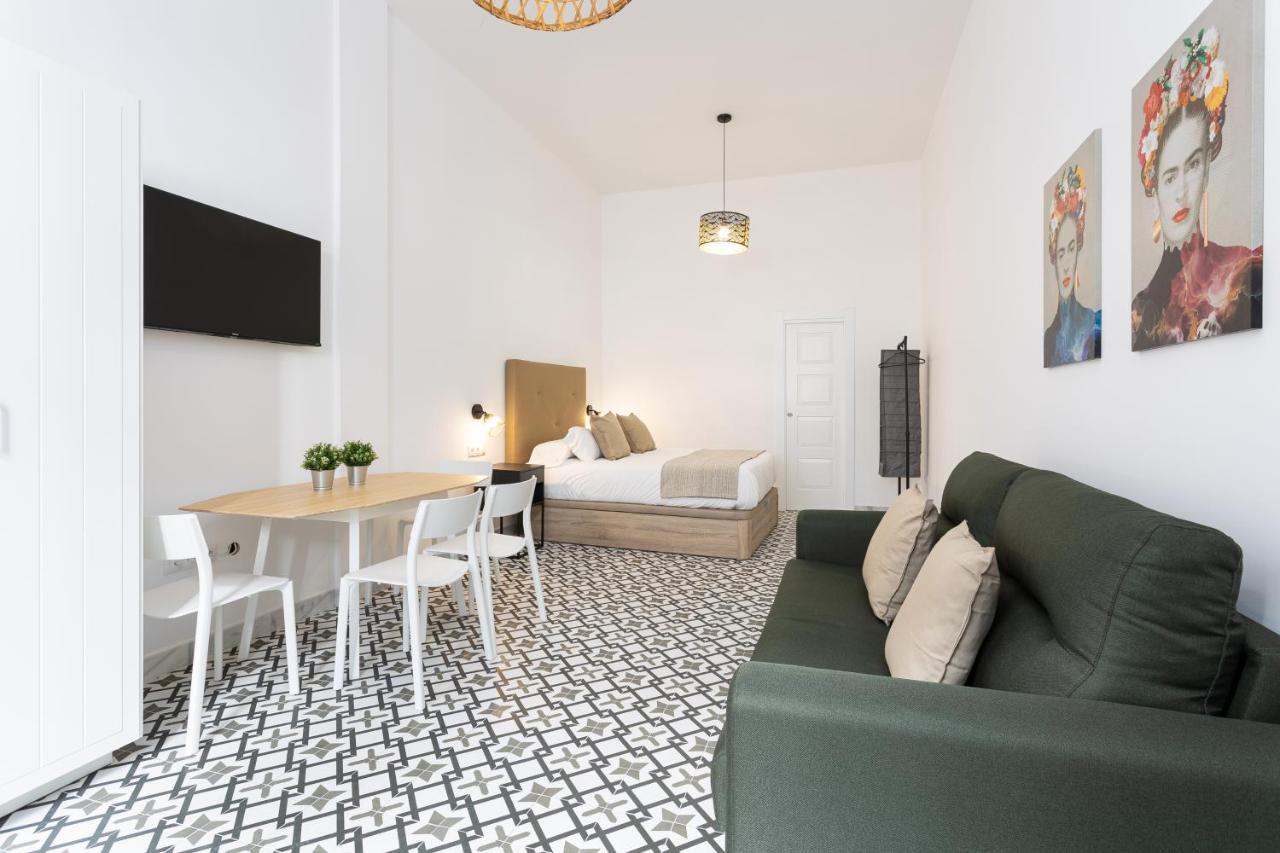 Holidays2Malaga Picasuss Loft New Built Close Huelin Beach And Promenade Kültér fotó
