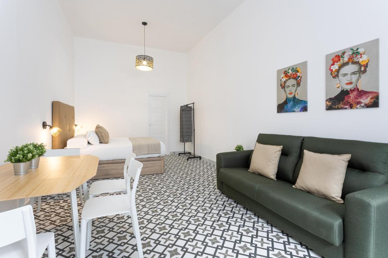 Holidays2Malaga Picasuss Loft New Built Close Huelin Beach And Promenade Kültér fotó