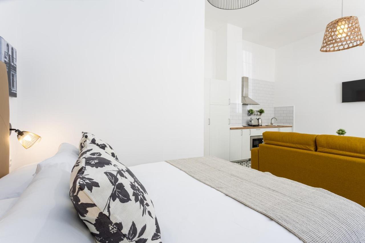 Holidays2Malaga Picasuss Loft New Built Close Huelin Beach And Promenade Kültér fotó