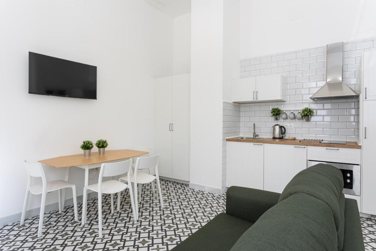 Holidays2Malaga Picasuss Loft New Built Close Huelin Beach And Promenade Kültér fotó